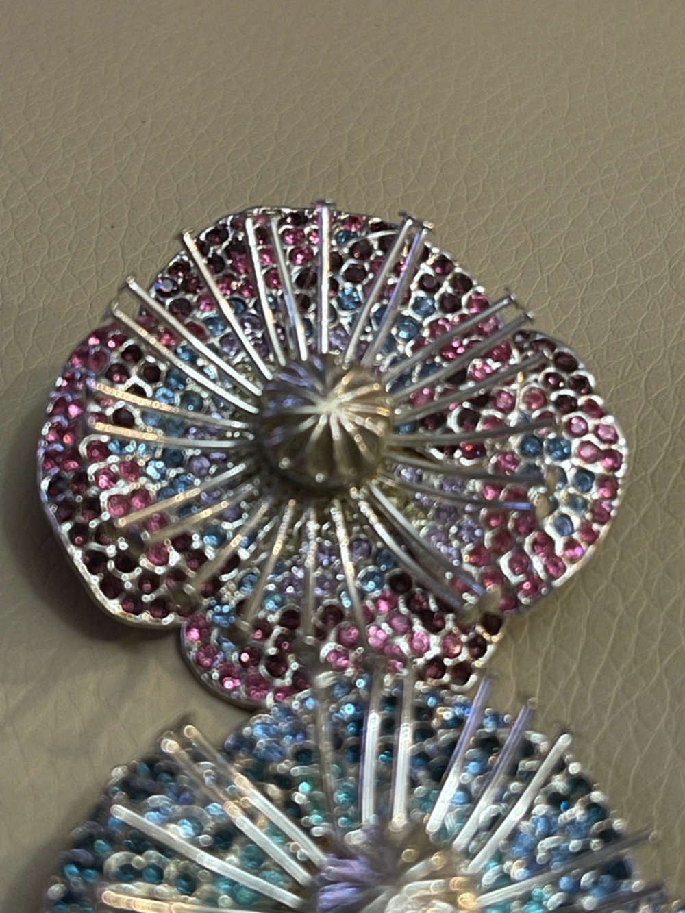 MARC JACOBS Multi-Color Crystal - Pink & Blue brooche mever used - Picture 10 of 16